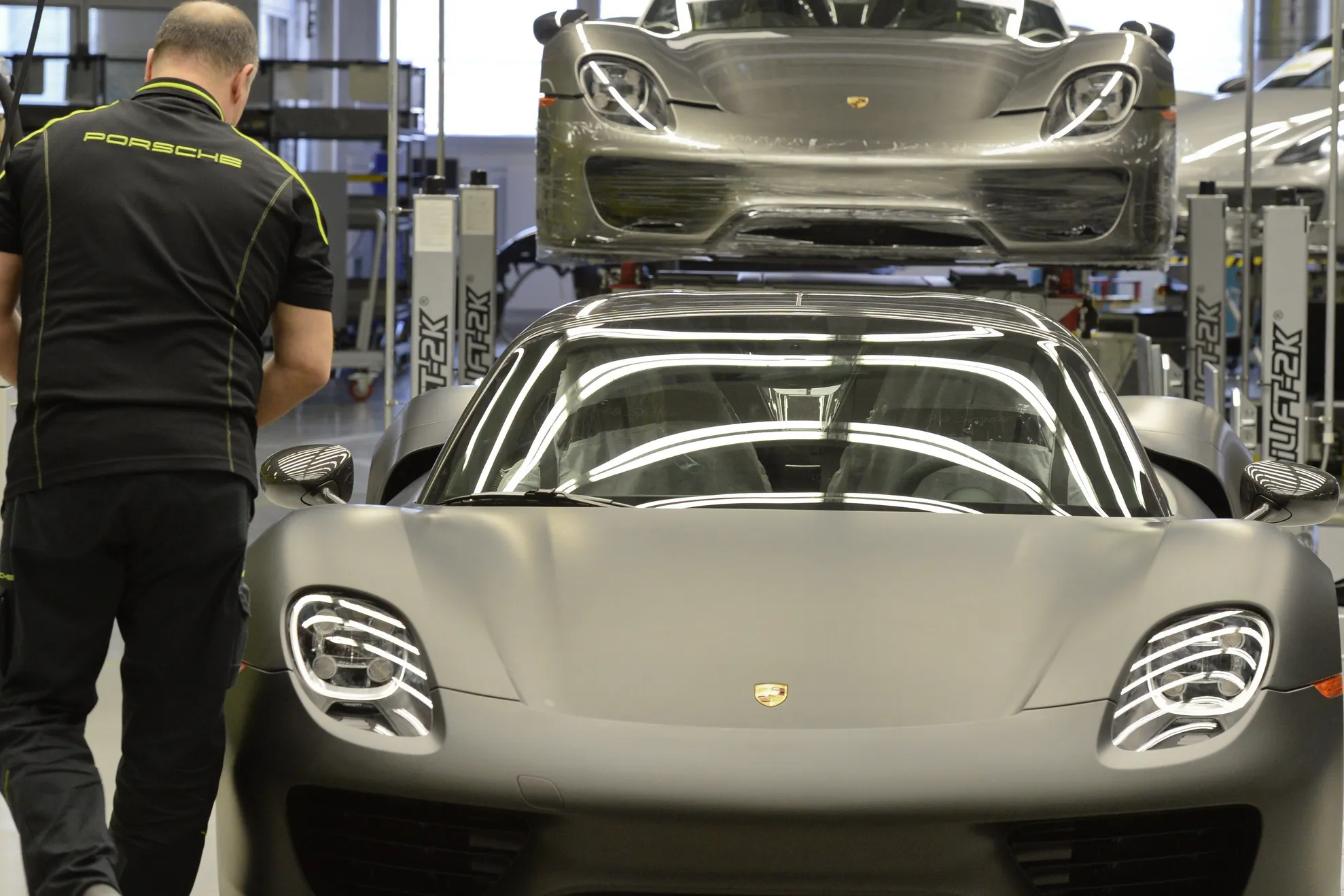 Prime fabuloase pentru angajații Porsche din Germania