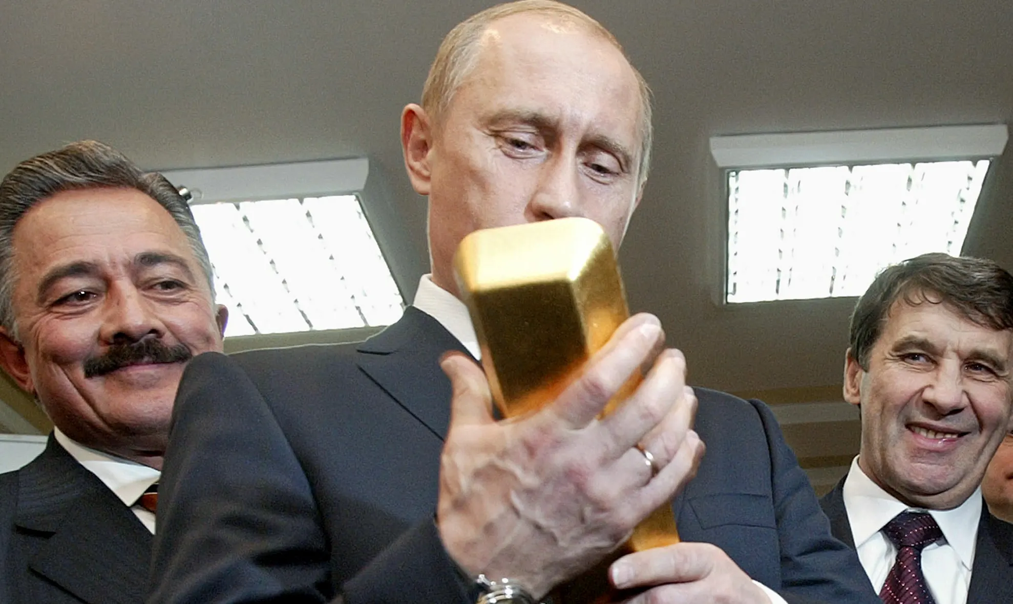Lider PNL:"OUG 114 distruge sistemul financiar pentru a face loc băncii lui Putin"