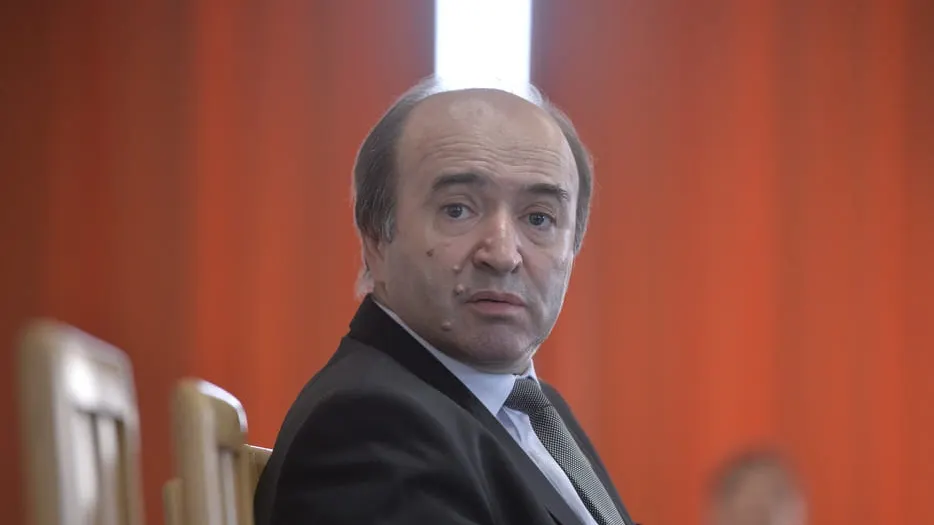 Surse: Tudorel Toader a trimis la guvern OUG care-l scapă pe Dragnea de dosar