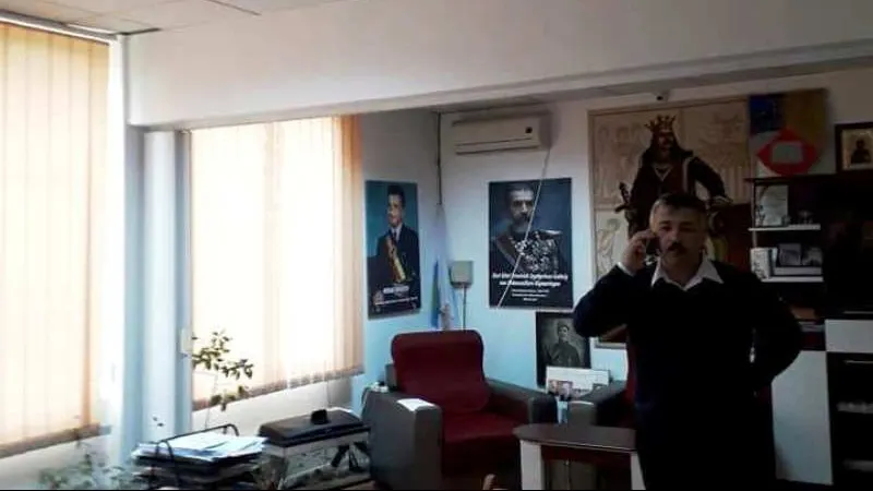 Primarul PNL care avea un tablou cu Ceaușescu, exclus din partid. A bătut un polițist local