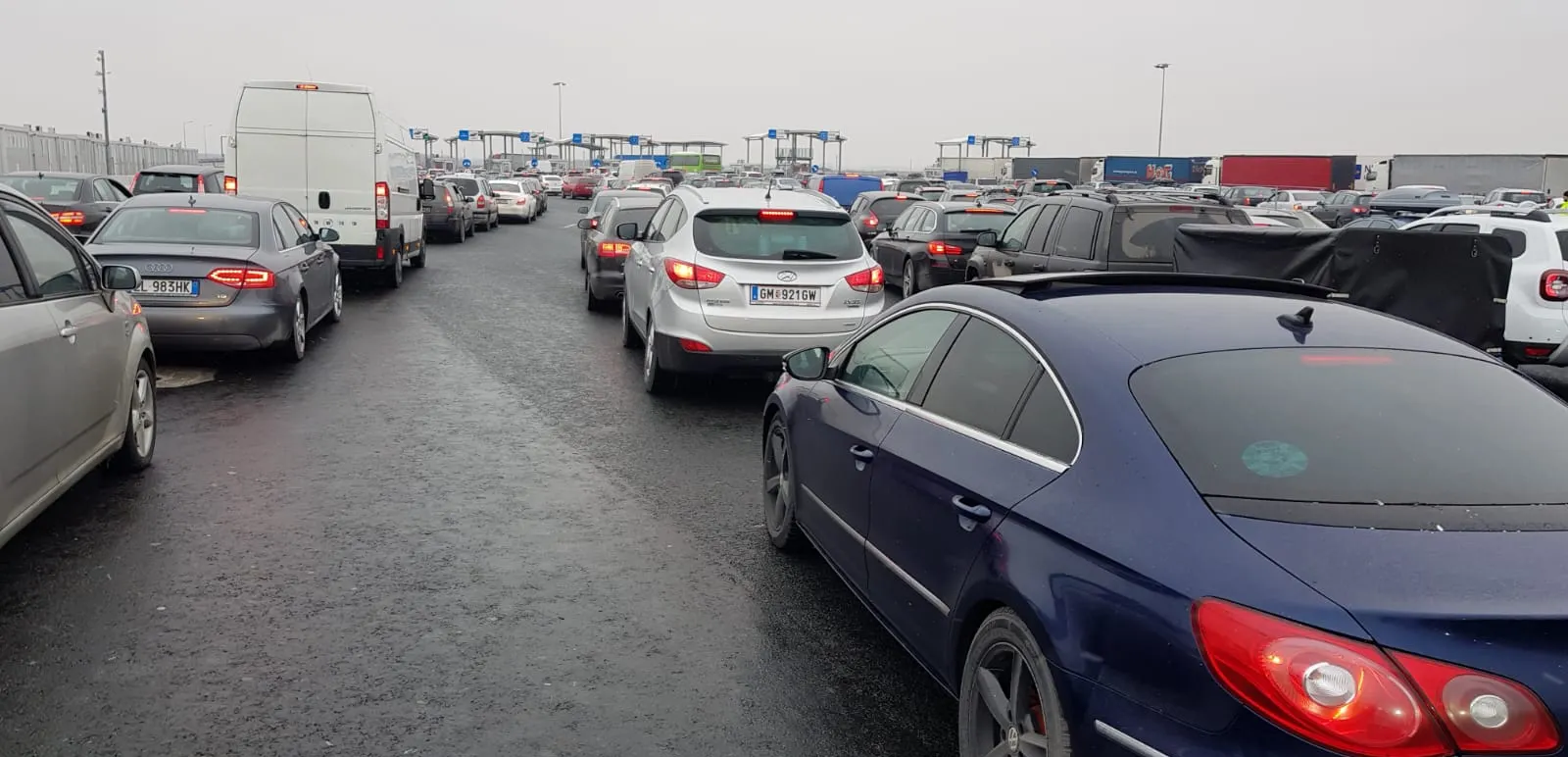 Trafic de 3 ori mai mare, la intrarea în România, prin vama Nădlac-Arad