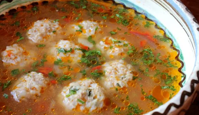 Cea mai delicioasă ciorbă de perişoare. Secretul gustului de la mama acasă. Reţetă