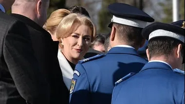 Războiul între Palate: Armata, printre "victimele colaterale"