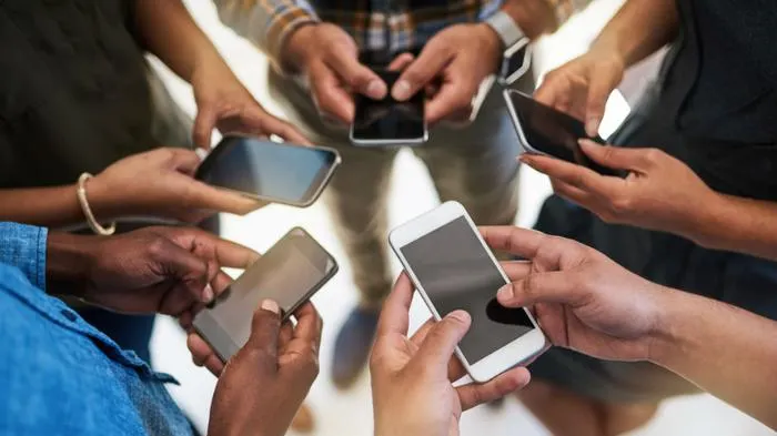 Semnele care îți arată că ești dependent de telefon