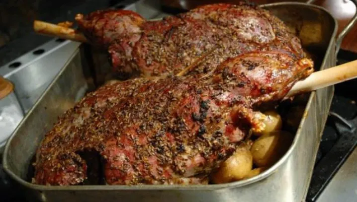 Cine NU ar trebui să consume carne de miel. Sub nicio formă!
