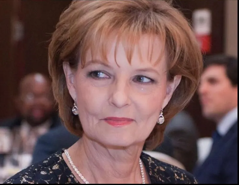 Majestatea Sa Margareta, Custodele Coroanei
