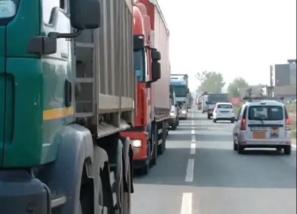 Lansate cu surle şi trâmbiţe, lucrările la Pasajul Domneşti s-ar putea împotmoli (VIDEO)