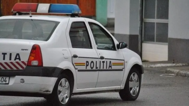Incident șocant, în Capitală: femeie înjunghiată, în fața unui magazin. Agresorul a murit