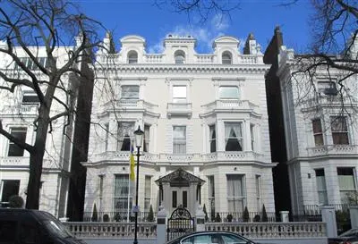 Focuri de armă la Londra, lângă Ambasada Ucrainei