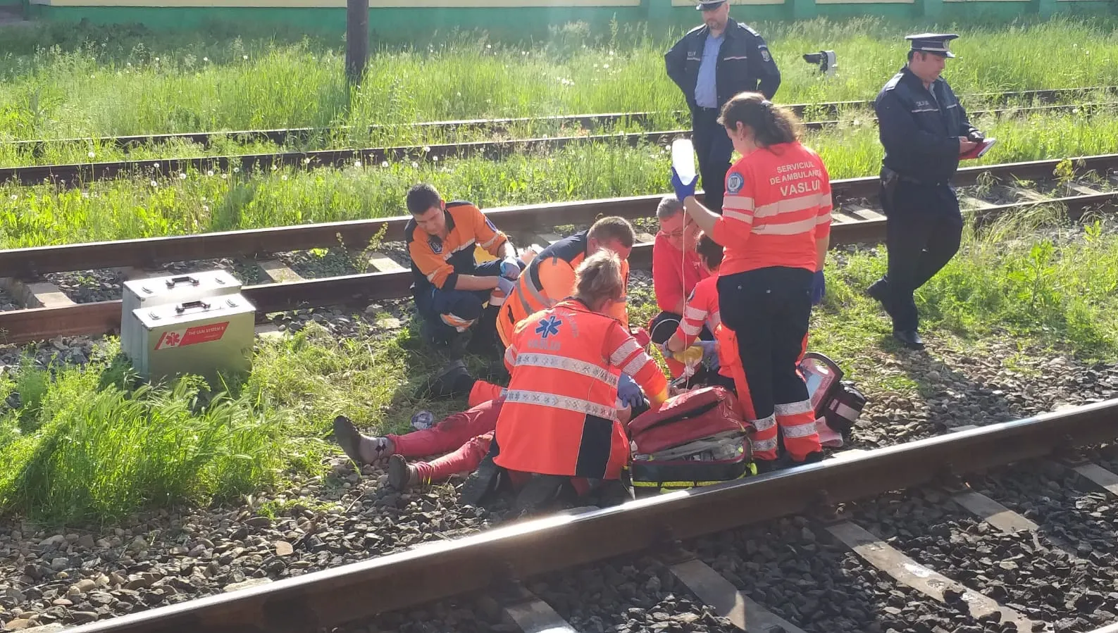 Tragedie la Vaslui: După ce și-a văzut copilul spânzurat, mama s-a aruncat in gol