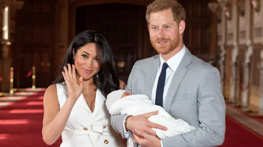 Imaginea adorabilă cu micuţul Archie postată de Meghan şi Harry pe Instagram