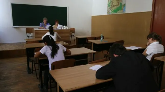 Bătaie la ora de religie, într-o școală din Tulcea. Victima a ajuns în comă la spital