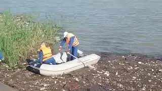 Slugărnicie toxică! În Argeş se şterg urmele poluării pentru că vine ministrul Mediului (VIDEO)