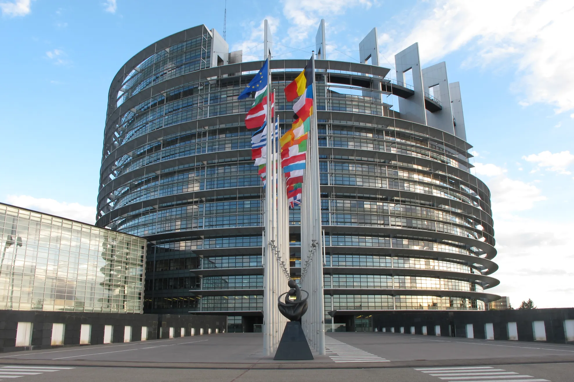 Cati romani sunt in Parlamentul European