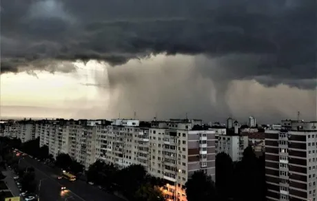 Codul galben de vreme rea pune Primăria Capitalei la muncă. Ce măsuri va lua Firea