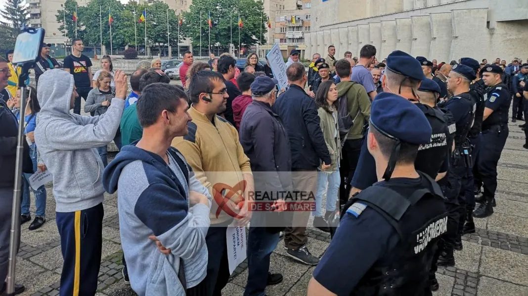 Turneul protestelor. Viorica Dăncilă, huiduită și la Satu Mare. Replica premierului