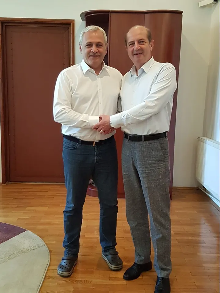 Viral! Detaliul care i-a făcut pe toţi să se uite la picioarele lui Liviu Dragnea