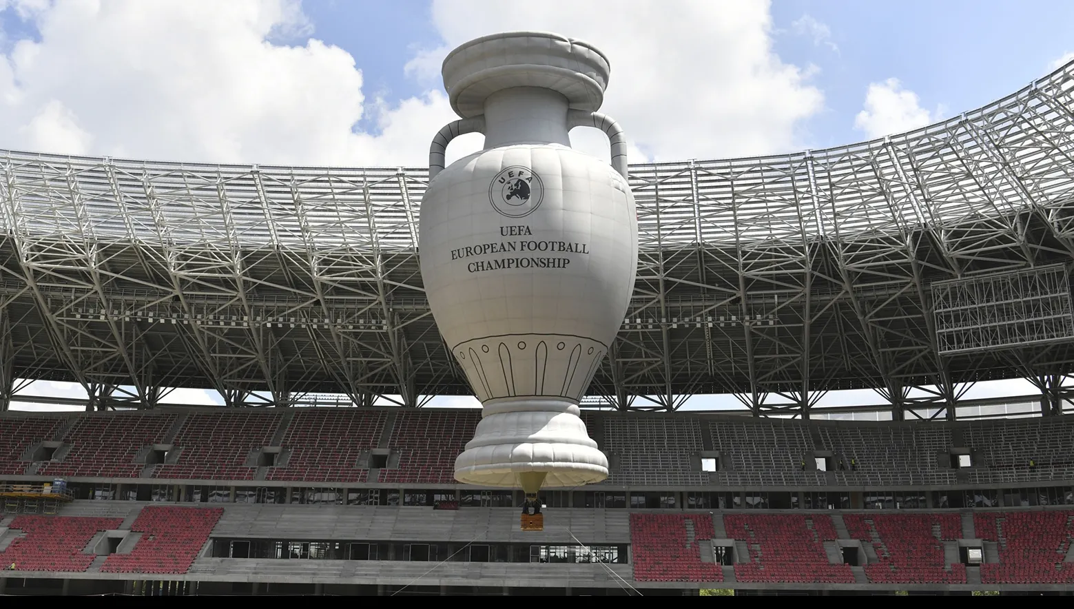 Poftiți la bilete pentru EURO 2020! Cât costă cel mai ieftin tichet!