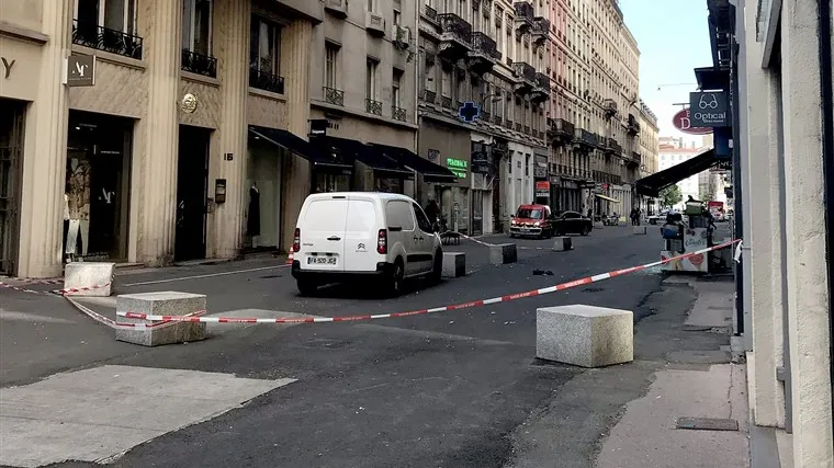 Alertă în Franța! Atac la Lyon: Cel puțin 13 victime. Specialiștii antiterorism preiau cazul (VIDEO)