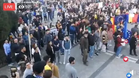 "Să vă fie frică, Iaşiul se ridică!" După plecarea lui Dragnea, protestatarii au invadat străzile