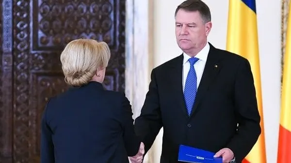 Iohannis o umilește pe Dăncilă după alegeri. PSD, lăsat de căruță la consultări