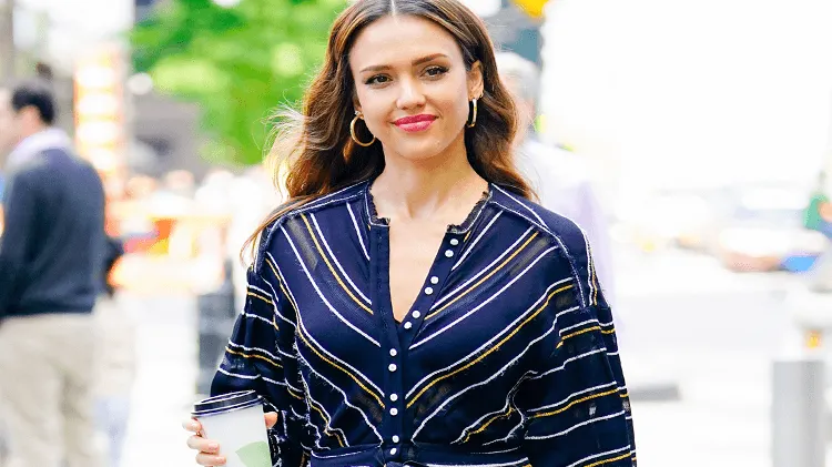Jessica Alba, în scene de sex