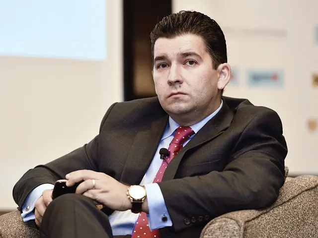 Demisie la BNR. Liviu Voinea va reprezenta România la FMI