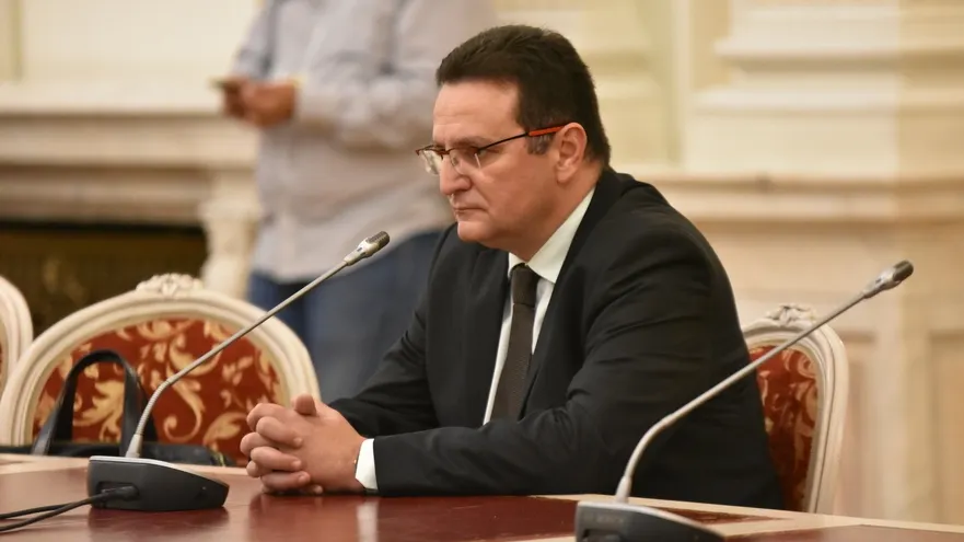 Când va lua Iohannis o decizie în privința lui George Maior