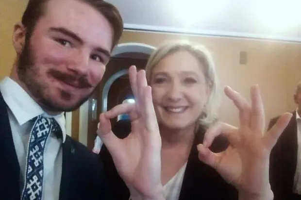 Marine Le Pen s-a pozat în timp ce făcea un semn al supremațiștilor albi
