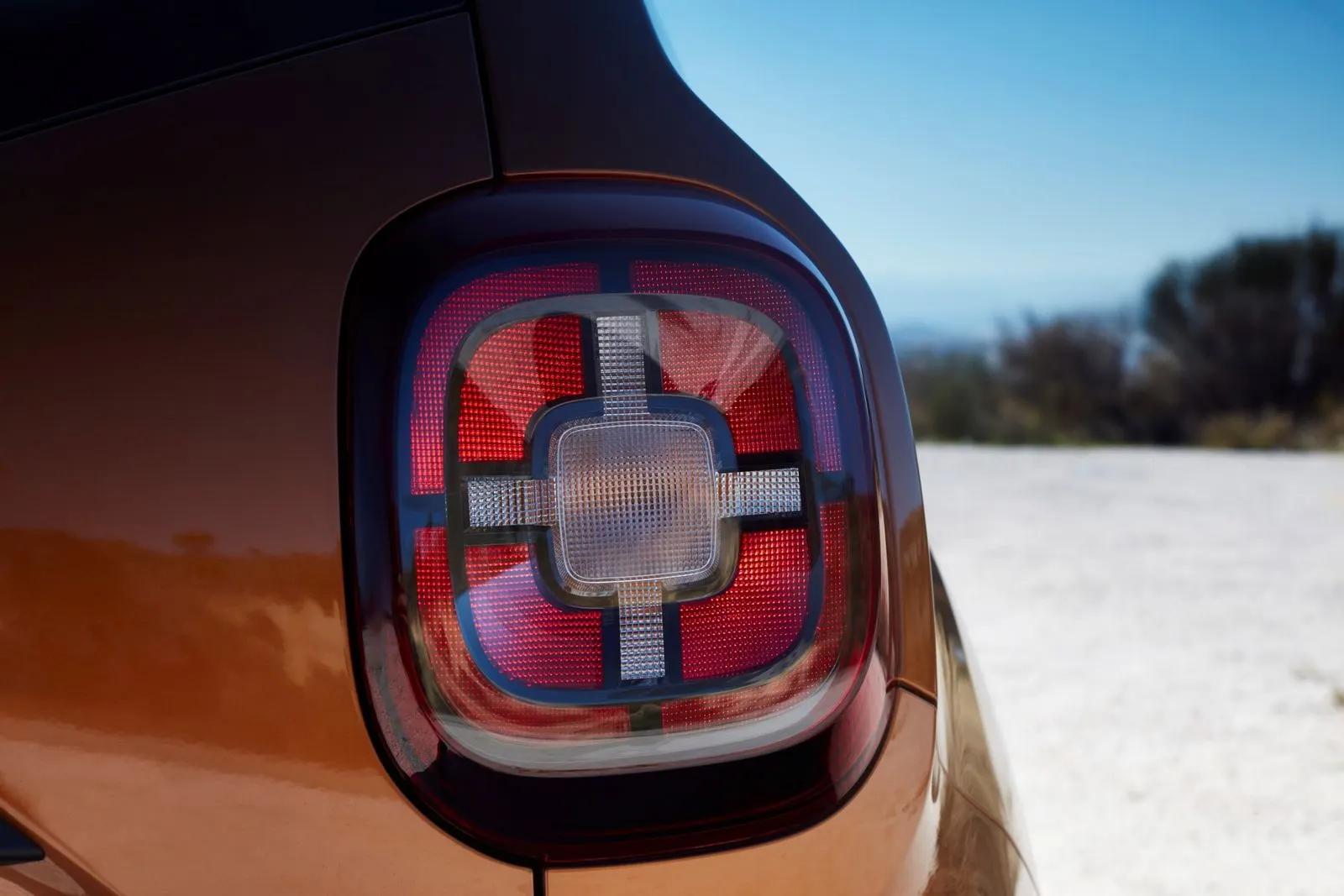 Dacia Duster connected by Orange, lansată în exclusivitate pentru Romania