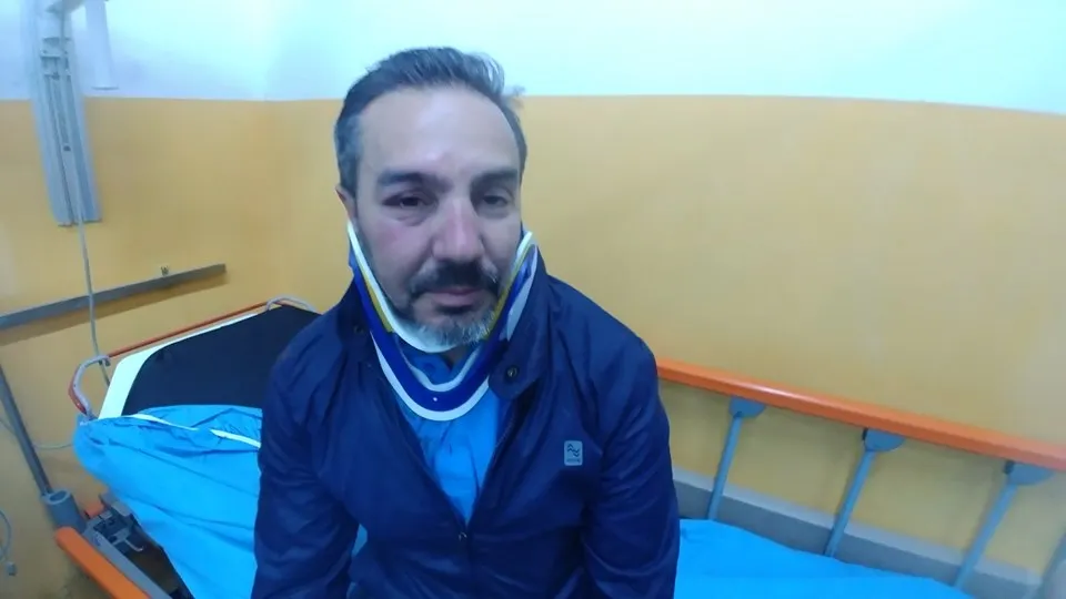 Un lider USR, atacat și ”desfigurat” în timp ce împărțea pliante. Acuzații către PSD