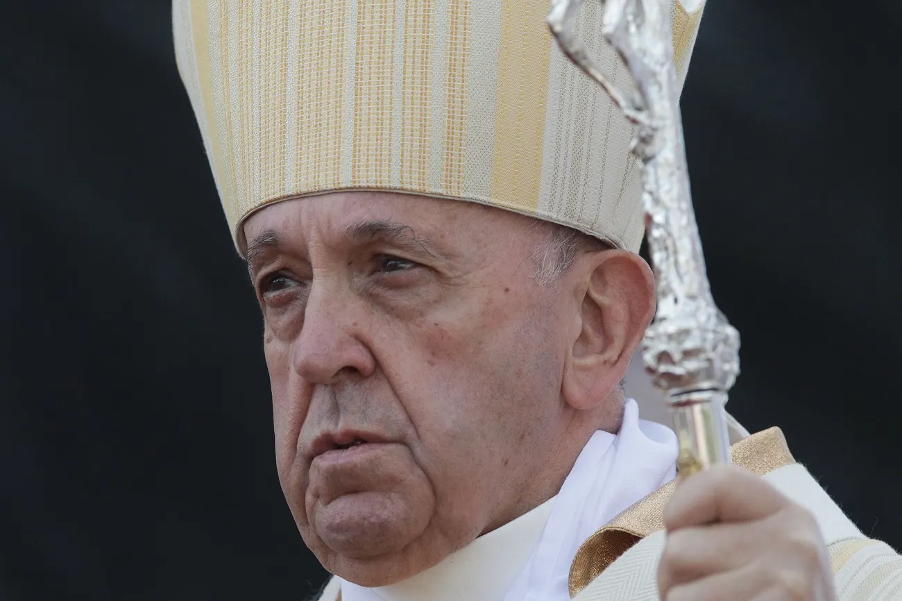 Ce a apărut pe cer la plecarea Papei Francisc din România