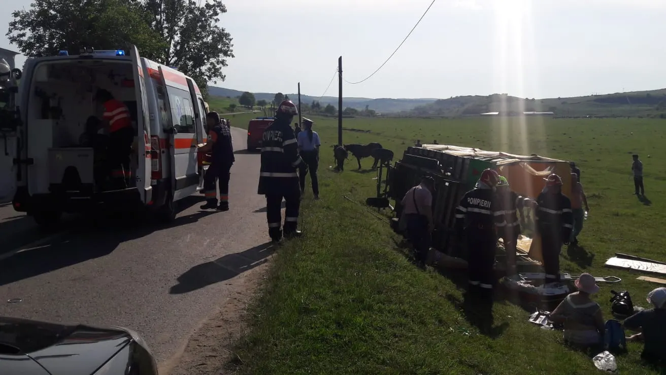 Clipe de coșmar pentru 9 turiști francezi lângă Mediaș. Caii au luat-o razna, 8 ambulanțe chemate
