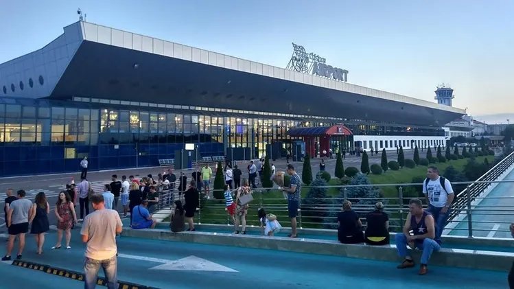 Alertă cu bombă pe aeroportul din Chișinău. Terminalul VIP, evacuat