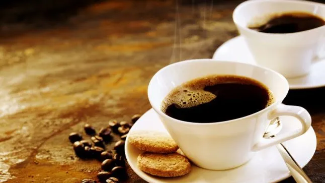 Ce să pui în cafea și schimbi tot. Ai nevoie de numai câteva picături!