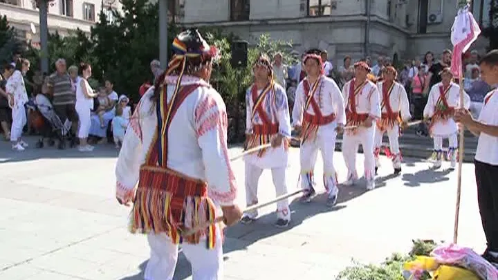 Tradiții de Rusalii la Craiova! VIDEO cu dansul călușarilor