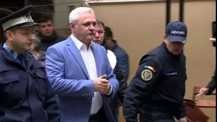 Liviu Dragnea repară maşinile penitenciarului la Rahova