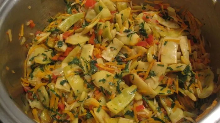 Rețeta zilei: fasole verde cu usturoi. Secretul care o face absolut delicioasă