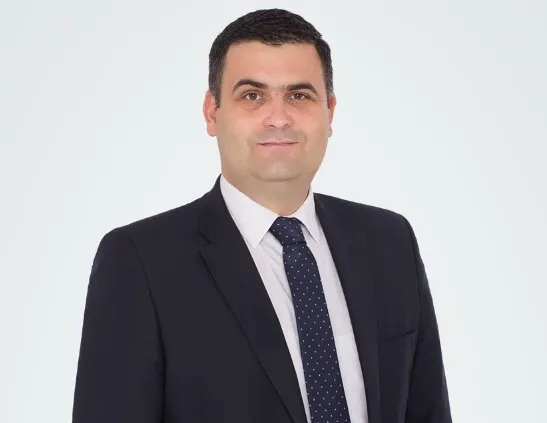 Cum au reacţionat muncitorii când au văzut tancurile în lanul de porumb + ce zice Gabriel Leş