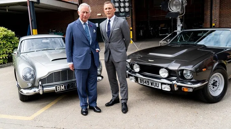 Prințul Charles, la filmările pentru James Bond