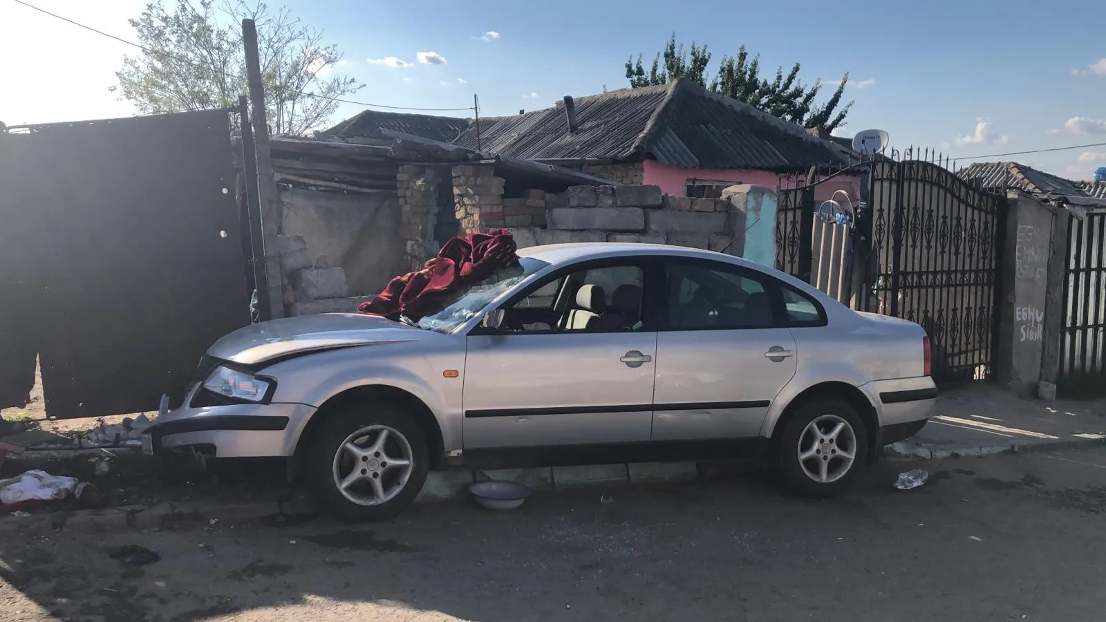 Două femei au murit în accidentul provocat de un minor care a urcat cu maşina pe trotuar