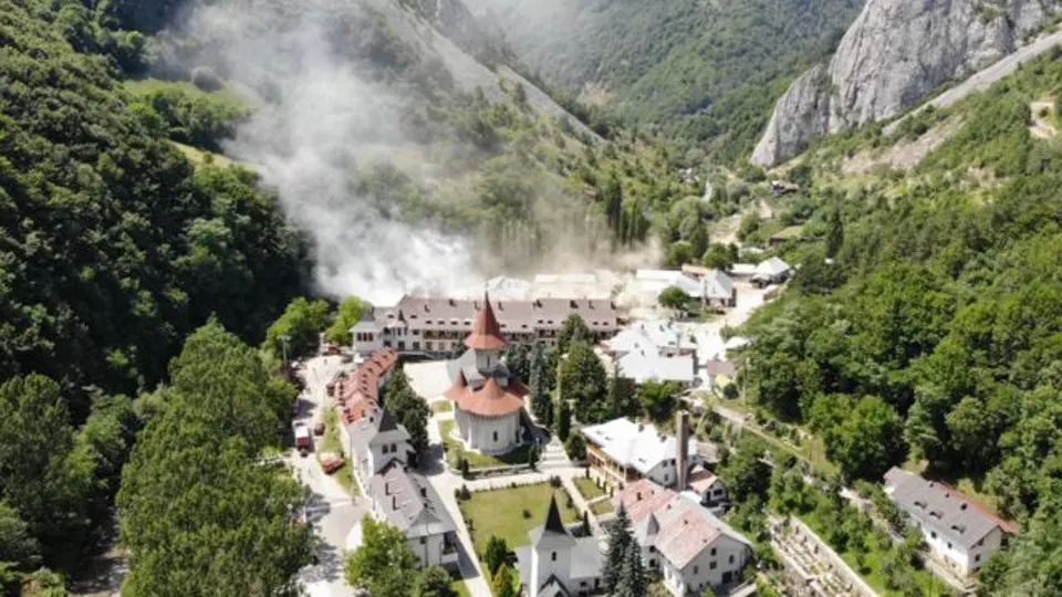 Bani de la Guvern pentru Mănăstirea de la Râmeț