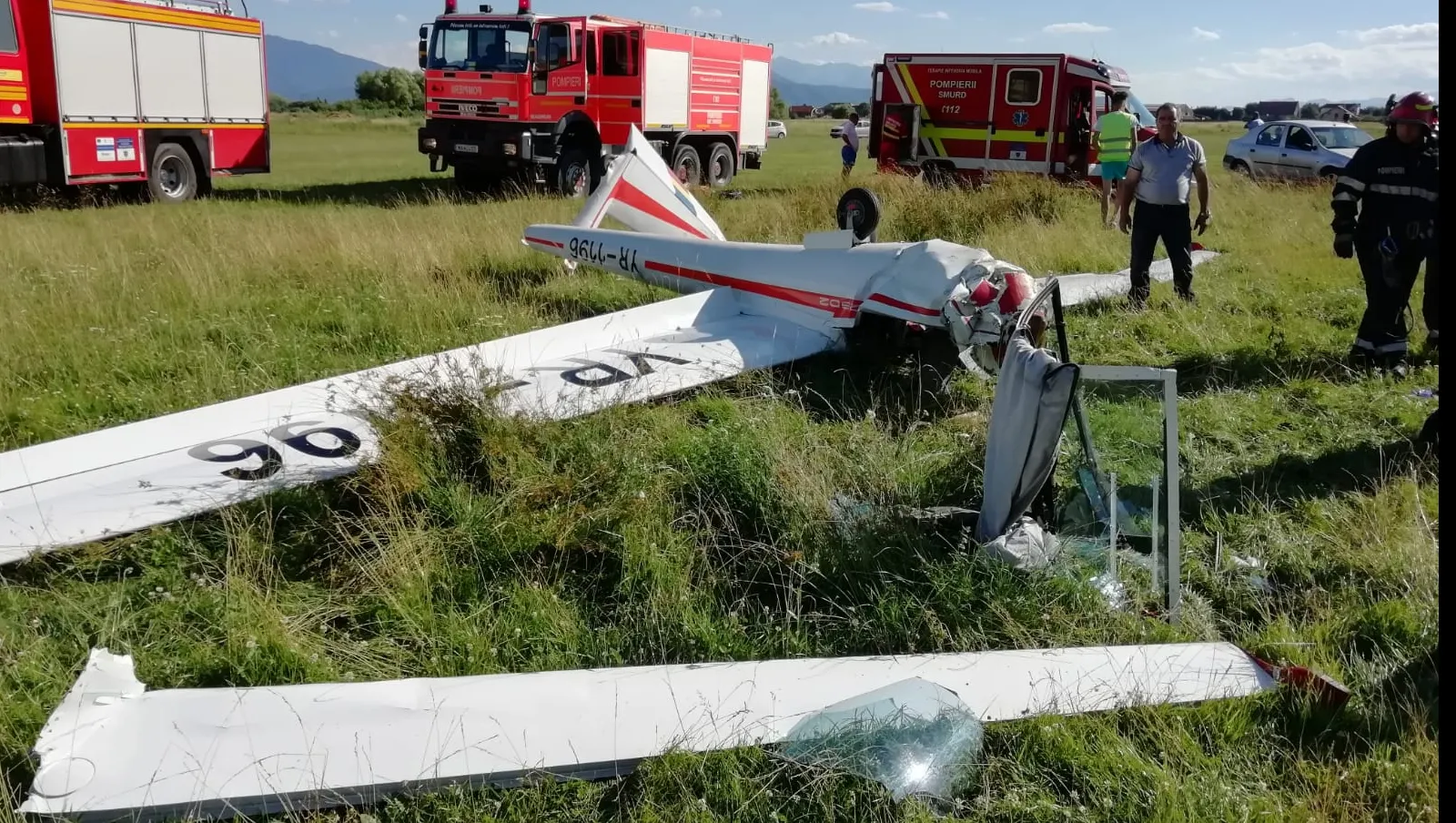 Planor prăbușit în judeţul Braşov UPDATE | Pilotul de 23 de ani are fractură la coloana cervicală