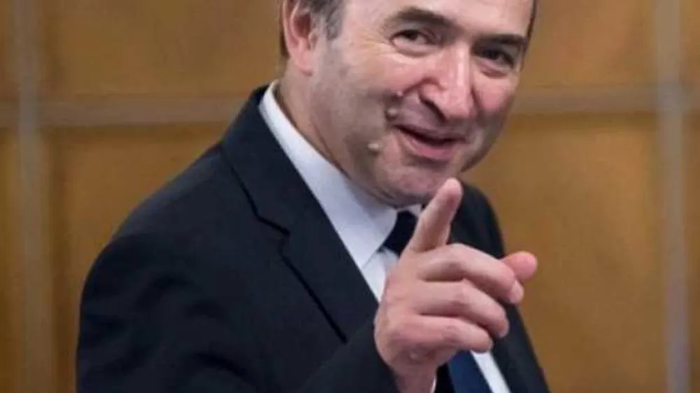 Tudorel Toader intervine în scandalul momentului:"Nu se poate cu OUG, ci doar prin legiferare"