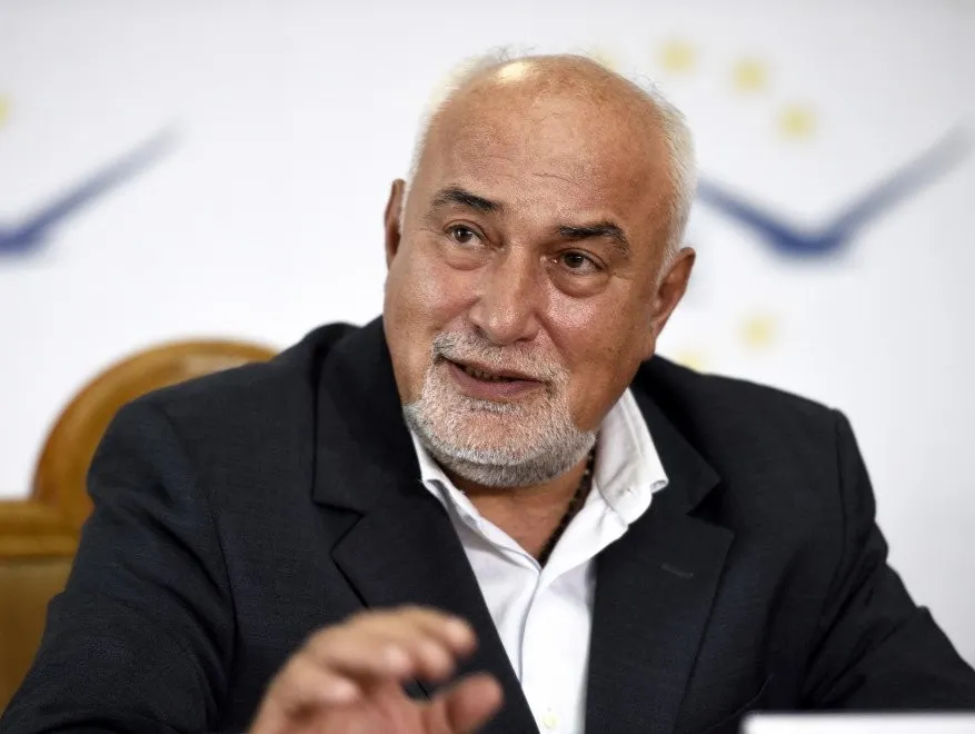 Vosganian despre Barna:"Declarații de-a dreptul periculoase, dacă nu chiar demente"