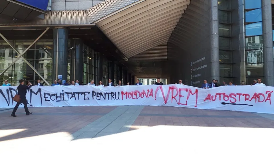 Protestatarii vor să blocheze drumul care leagă Moldova de București pe 10 august
