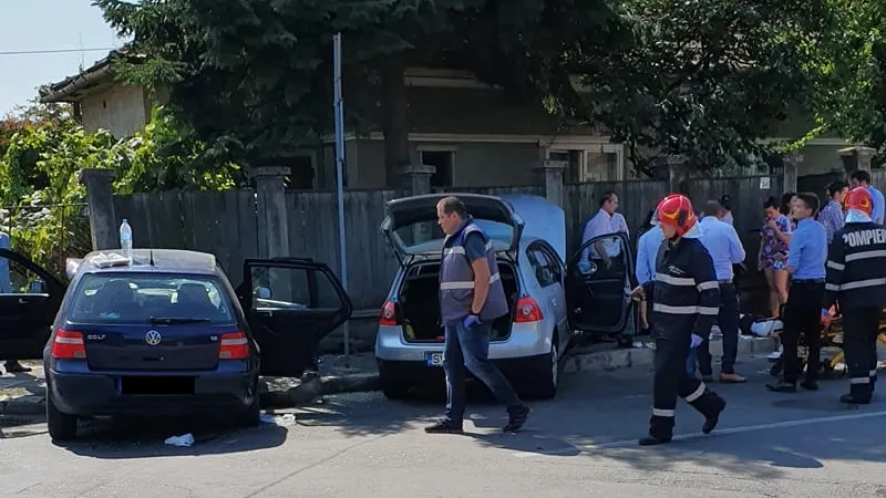 FOTO | Accident cu două maşini în Cluj! Mai mulţi nuntaşi au fost răniţi