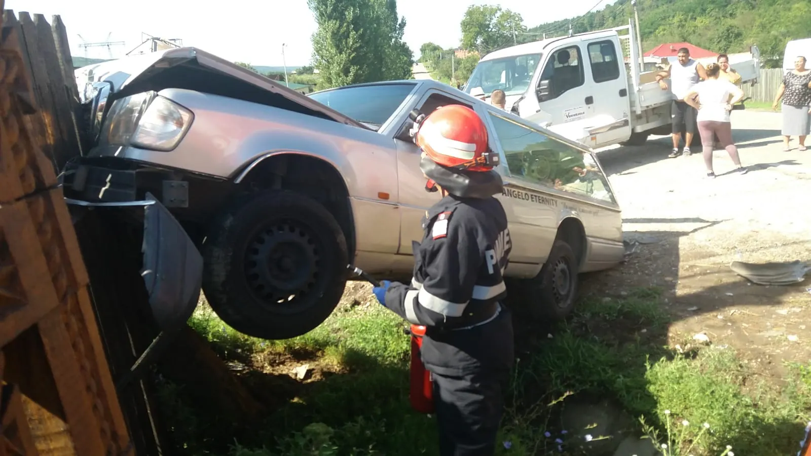 Cortegiu funerar, spulberat de un vitezoman
