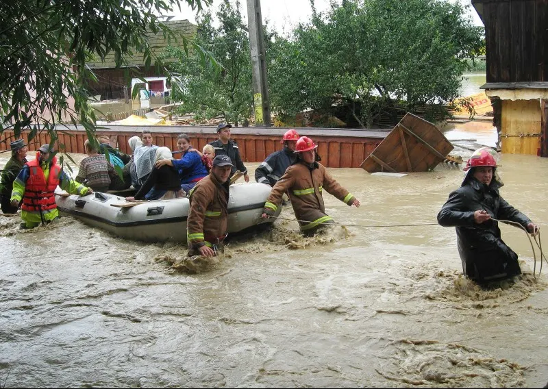 Cod galben de inundații în trei județe