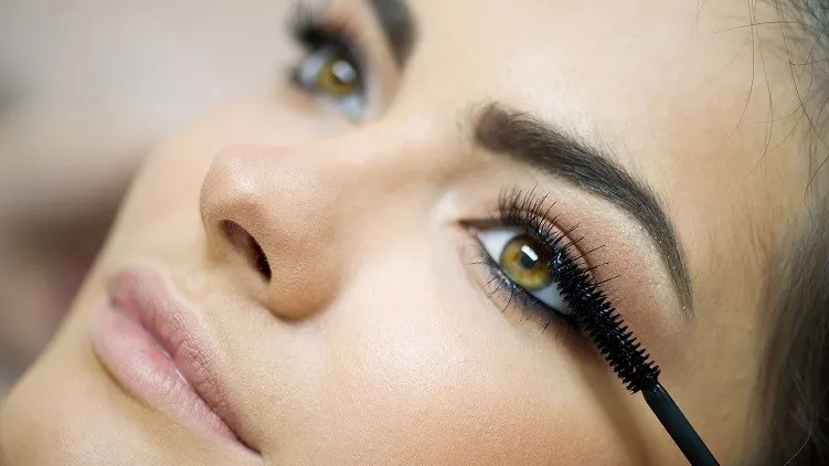 Primul mascara creat de inteligența artificială